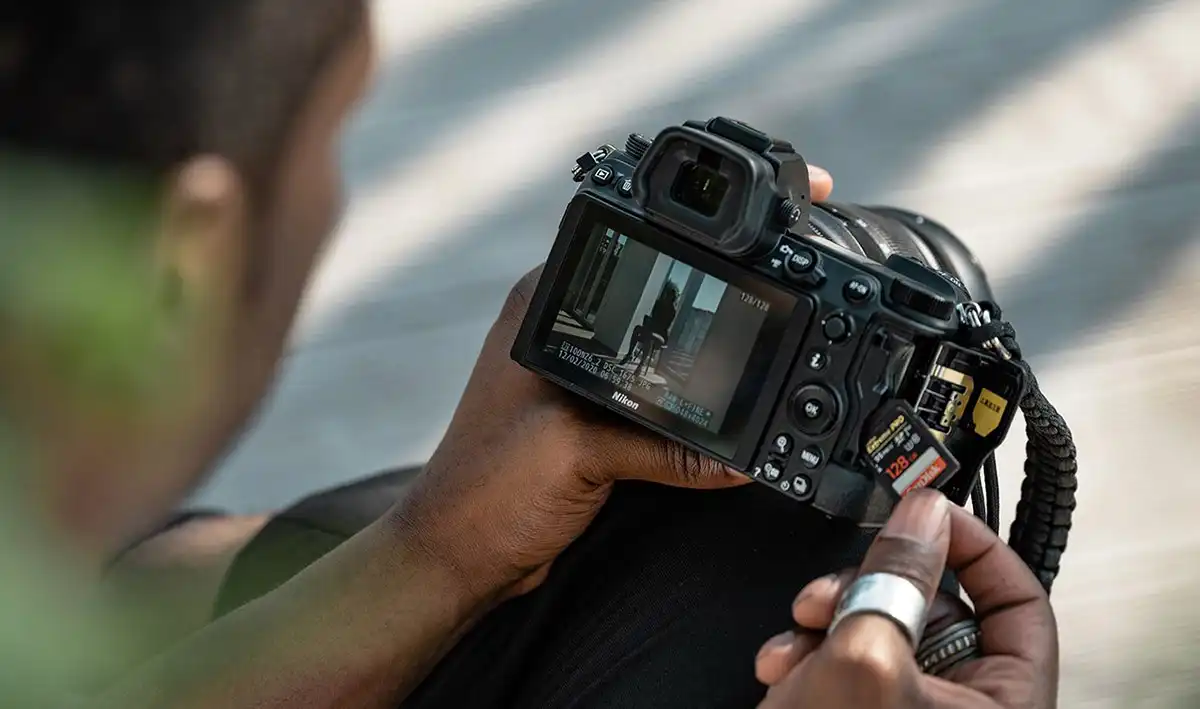 Nikon Z6 v ruke