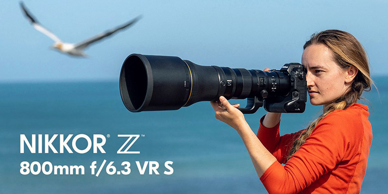Fotografka s objektívom Nikkor z 800mm f6.3
